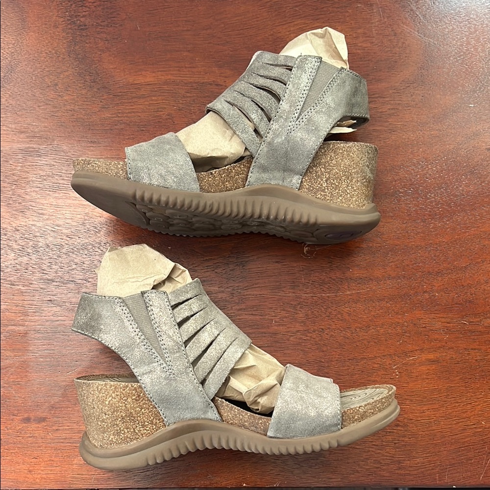 Bionica Wedge Sandals